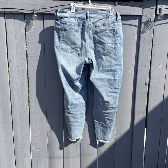 High Rise Skinny Jeans - Picture 5 of 5